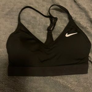 black nike sports bra